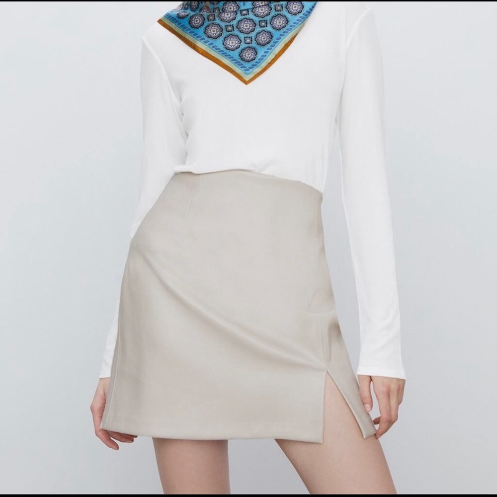 Zara faux leather mini skirt ECRU